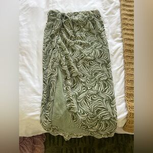 NWOT | En Saison MIDI Skirt